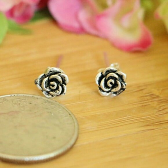 925 Sterling Silver Flower 7 mm Stud Earrings - Picture 4 of 7